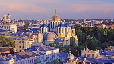 Na českém zastupitelském úřadě v Kyjevě zůstává 29 lidí
