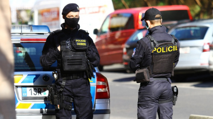 „Je to útok na naše blízké.“ Policie řeší ochranu rodin poslanců, kteří podpořili pandemickou novelu