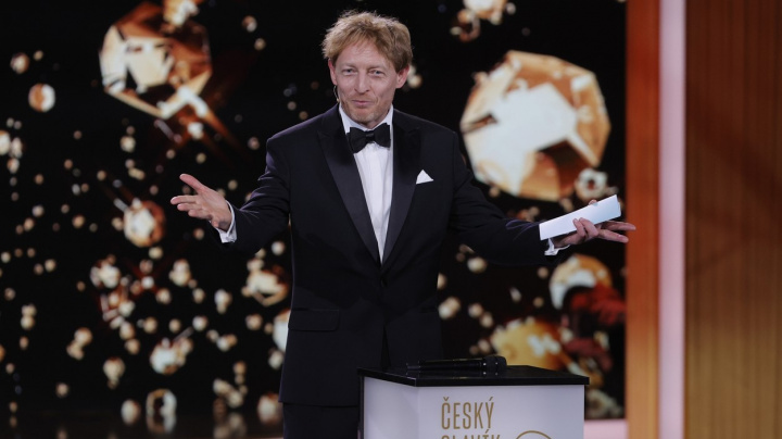 Slavík a pandemie: Hygiena dala pokuty šesti lidem, při předávání cen neměli respirátor