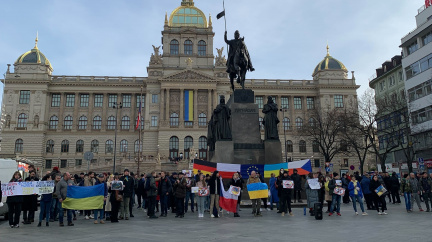 Solidarita s Ukrajinou. Češi dnes na mnoha místech protestovali proti ruské invazi