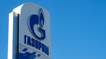 Gazprom tvrdí, že nadále dodává zákazníkům v Evropě plyn přes Ukrajinu