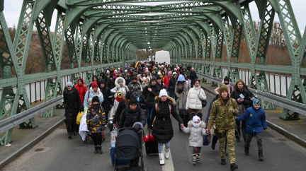 Čeští vojáci putují pomáhat na Slovensko, budou stavět tábor pro uprchlíky