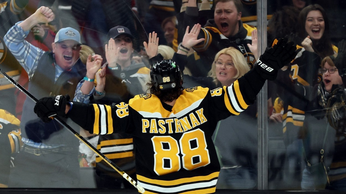 Pastrňák první hvězdou: Gólem 18 sekund před koncem rozhodl o výhře nad Chicagem