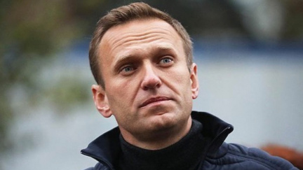 Aktualizováno: Soud vyměřil Navalnému 9 let vězení za podvod a pohrdání soudem