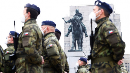 Čeští vojáci budou součástí nové jednotky NATO na Slovensku, rozhodla sněmovna