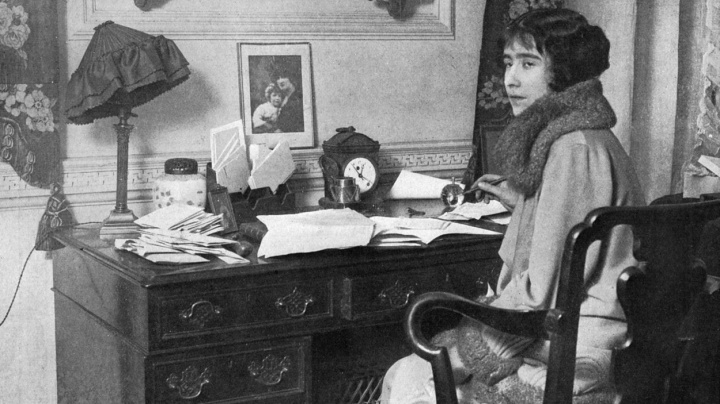 Před 20 lety zemřela královna matka. Do královské rodiny se jí nechtělo, nakonec byla jejím symbolem