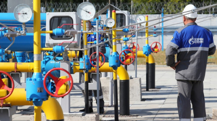 Aktualizováno: Plyn a ropa z Ruska zatím tečou, firmy z EU v rublech platit nebudou