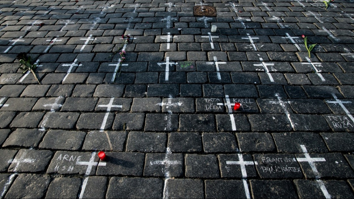 S covidem zemřelo v Česku už více než 40 tisíc lidí