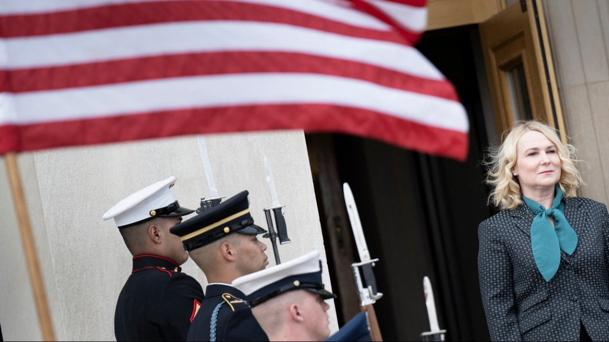 Černochová žádá o půldruhé miliardy pro obranu - na urgentní nákupy