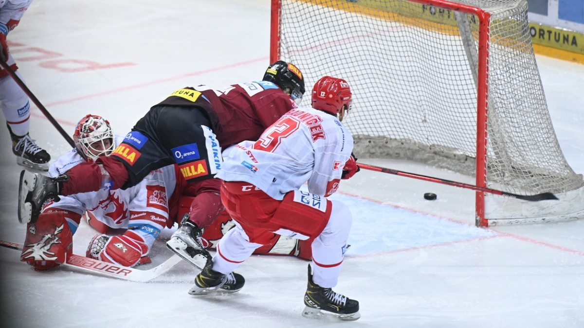 Sparta porazila Třinec 5:2 a srovnala stav extraligového finále na 2:2