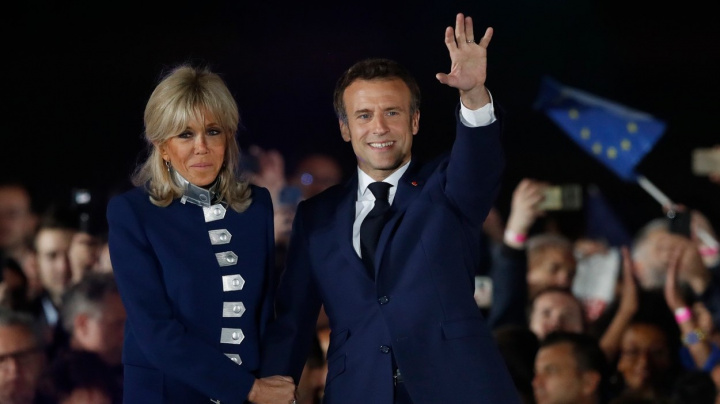 Macron obhájil prezidentský mandát, Le Penová uznala porážku