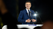 Macron získal ve volbách přes 58 procent hlasů, blahopřáli mu prezidenti USA a Ukrajiny