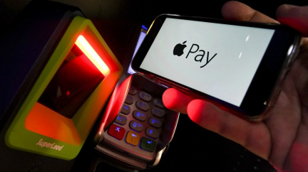 Evropská komise viní Apple, že zvýhodňuje svou mobilní peněženku proti konkurenci