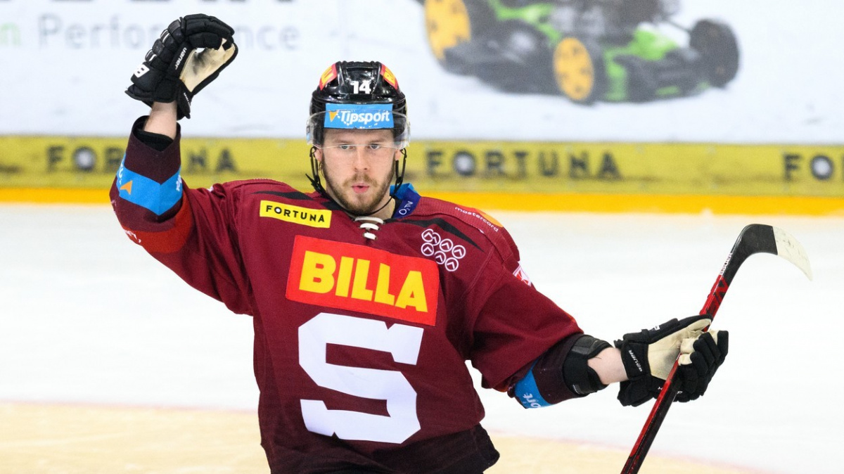 Hokejistou sezony je sparťanský útočník Chlapík