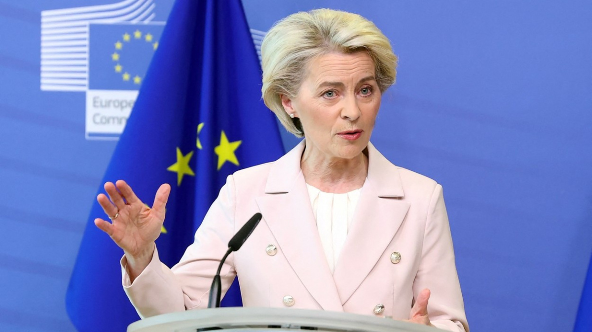 Evropská komise chce do konce roku ukončit dovoz ruské ropy