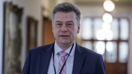 Ministr Blažek bude jednat v Haagu o stíhání válečných zločinů na Ukrajině