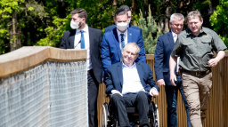 Vláda chce za milost Balákovi Hradu zkrouhnout rozpočet