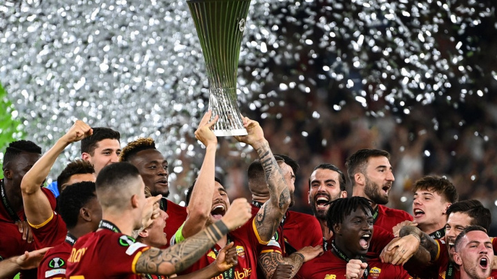 Mourinho opět na vrcholu. Dovedl AS Řím k vítězství v Konferenční lize