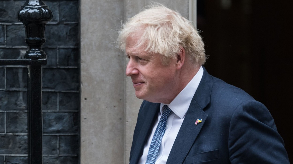 Dohra aféry Partygate. Britský premiér zmírnil etický kodex pro vládu