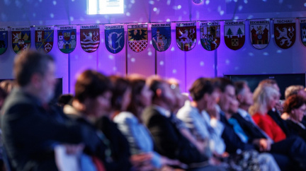 Aktualizováno: Nejsme jen Češi a Němci, jsme Evropané, řekl Bělobrádek na sudetském srazu