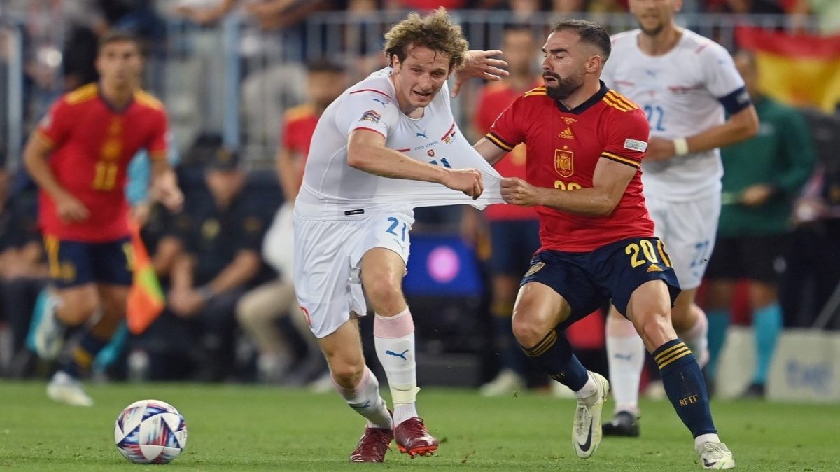 Nedáš, dostaneš. Čeští fotbalisté nevyužili slibné šance a podlehli Španělům