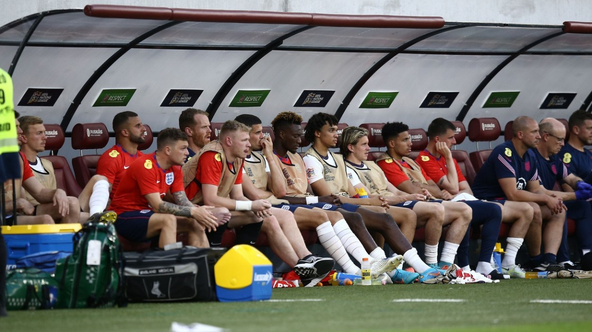 Dočasná změna natrvalo: Ve fotbale zůstane pět střídání