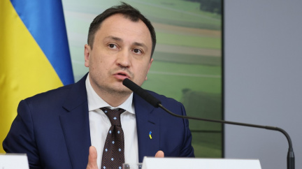 Ruská invaze může svět připravit o tři ukrajinské sklizně, řekl ukrajinský ministr