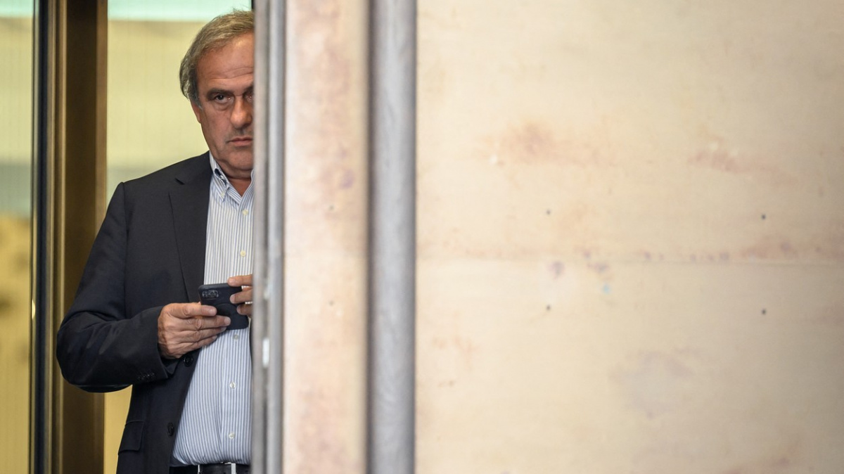 Zproštění viny žádá i zástupce Platiniho, chce uvolnit jeho dva miliony eur