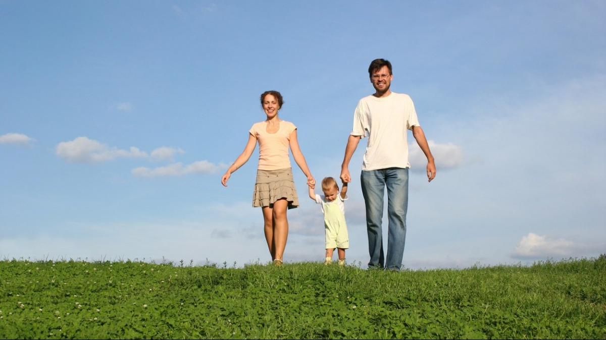 Senát umožnil přijetí zákona o vyplacení příspěvku 5000 Kč na dítě