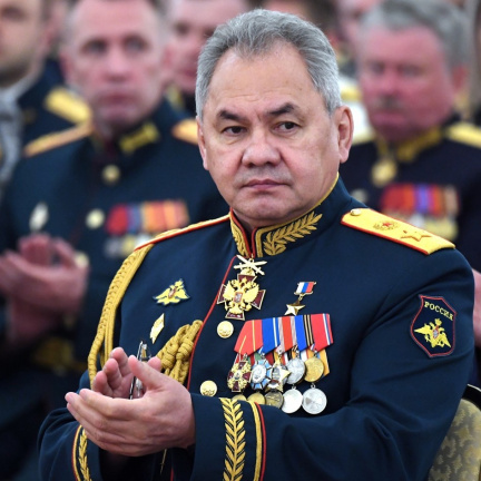 Ruský ministr obrany Šojgu navštívil ruské jednotky na Ukrajině, uvedla Moskva