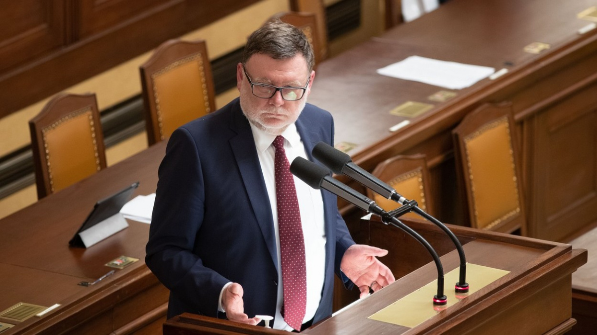 Vláda příští rok počítá s navýšením platů, ale ne o inflaci, řekl Stanjura