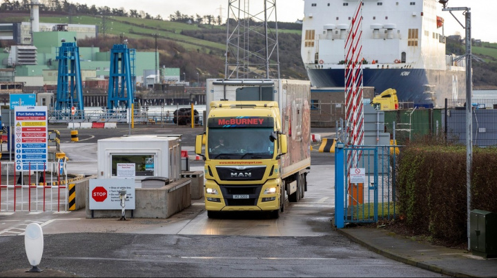 Návrh o přepsání části brexitové dohody prošel v britské sněmovně první zkouškou