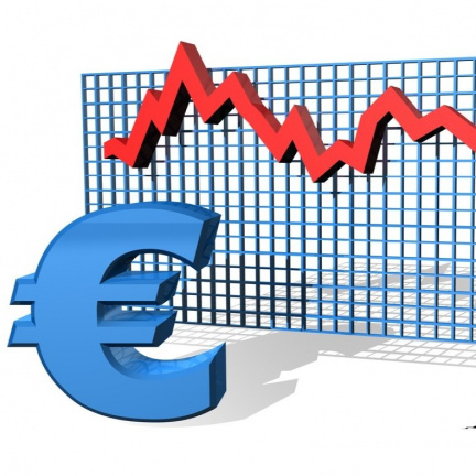 Euro spadlo vůči dolaru k hranici 1,03 USD, nejníž za 20 let