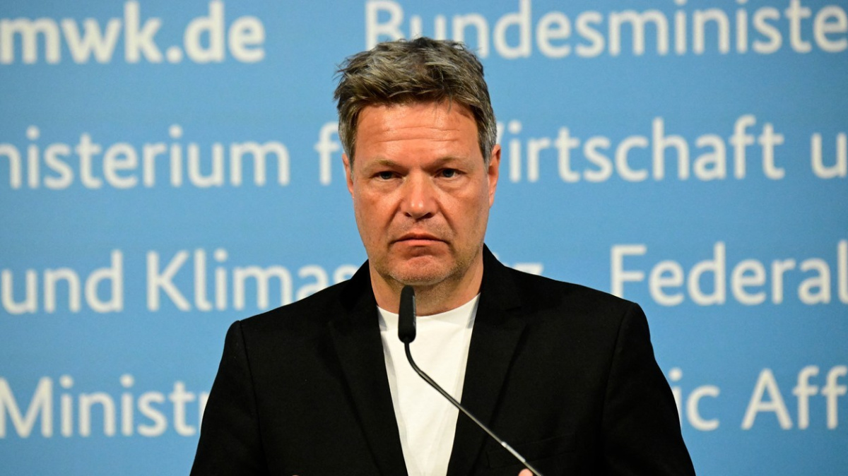 Putine, třes se! Budeme míň chladit, míň topit a míň se sprchovat