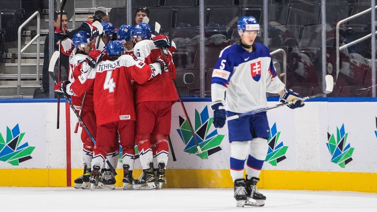 Hokejová dvacítka porazila na úvod MS Slovensko 5:4