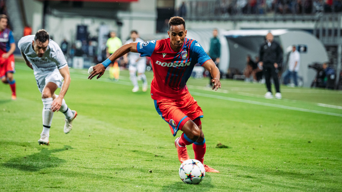 Fotbalisté Plzně doma zdolali Karabach a postoupili do skupiny Ligy mistrů