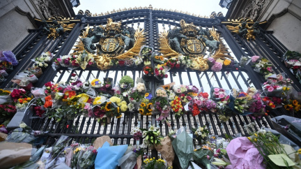 Aktualizováno: Pohřeb britské královny bude ve Westminsteru po desetidenním státním smutku