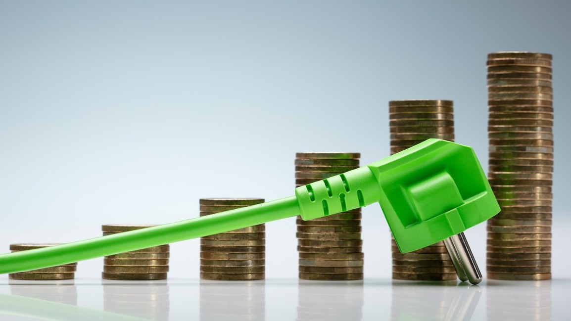 Vláda chce podpořit velkoodběratele energií, s daní na nečekané zisky čeká na EU