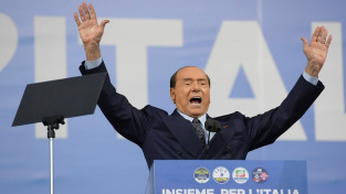 Podle Berlusconiho donutil Putina k invazi na Ukrajinu lid a partaj