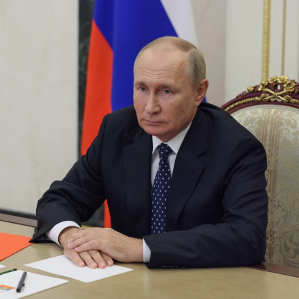 Putin se zapojil do vojenského plánování, zakázal stažení vojska z Chersonu