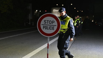 Aktualizováno: Policie ode dneška kontroluje hranice se Slovenskem, použila už i varovné výstřely