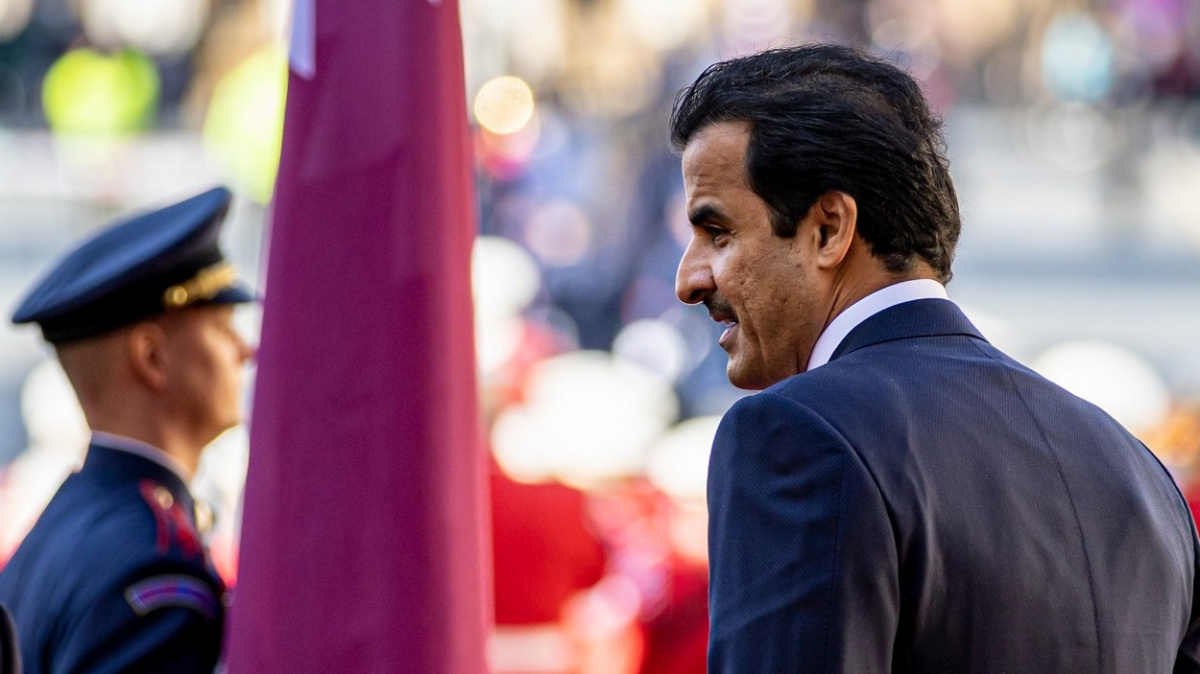 Emír se neurazil. Z Česka odletěl, protože Brusel nesouhlasil s jeho účastí na summitu