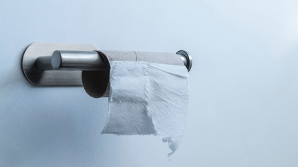 Tenčí a dražší: Protiruské sankce zamávaly i s cenami toaletního papíru