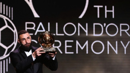 Zlatý míč pro nejlepšího fotbalistu světa získal Karim Benzema