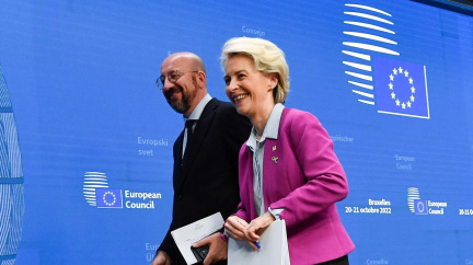 Lídři EU mají po deseti hodinách „velmi dobrá vodítka, aby dále pracovali na otázce cen energií“