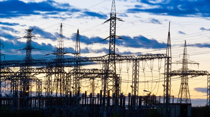 Vláda schválila cenové stropy pro výrobní ceny elektřiny
