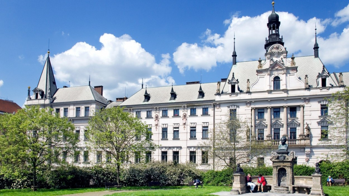 Soud odmítl žalobu Deníku N na prezidentskou kancelář kvůli neposkytování informací