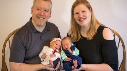 V USA se narodila dvojčata z embryí, která byla zmražená 30 let