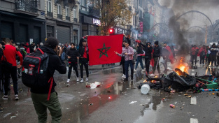 Muslimští přistěhovalci demolovali po fotbalovém vítězství Maroka belgická a nizozemská města