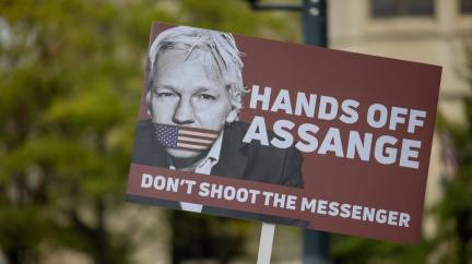 Stáhněte obvinění proti Assangeovi, vyzývají přední světová média Washington